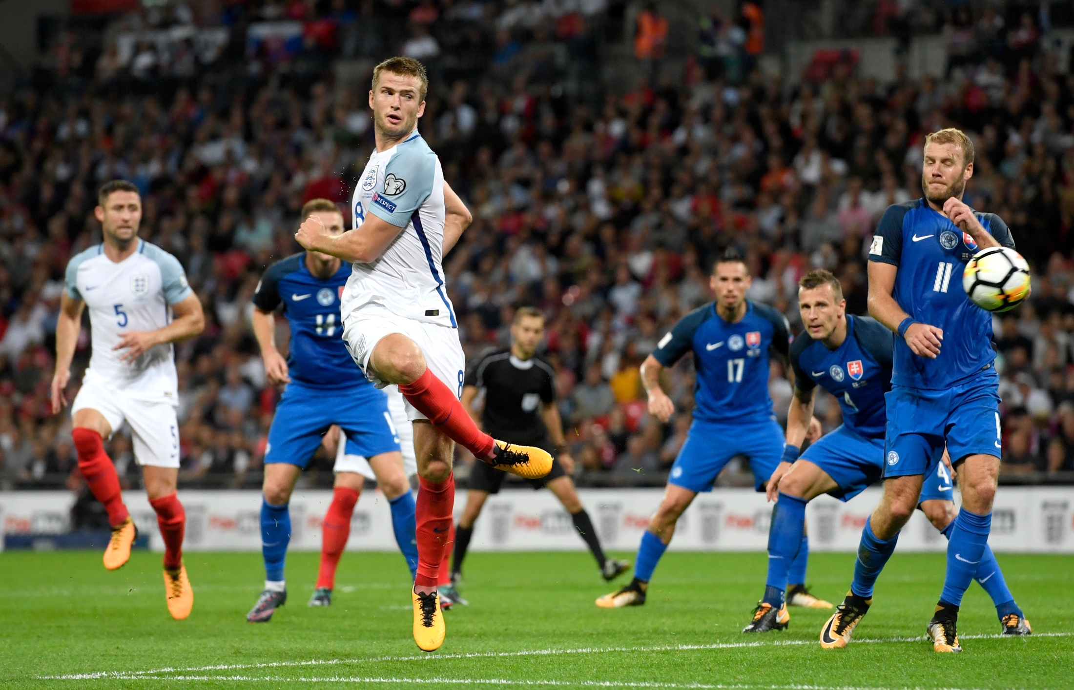 一个负责冲 一个负责冲