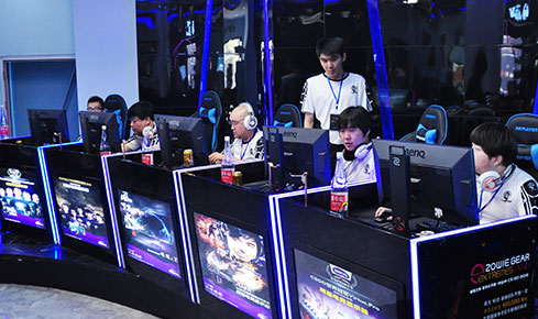 里程碑，青岛西海岸球员宋浩宇俱乐部生涯出战100场比赛